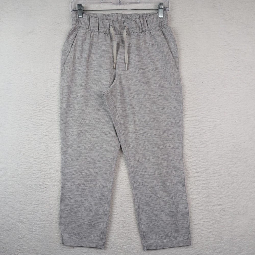 Lululemon On The Fly Crop Pants Women's 4 Wee Are From Space Nimbus Gray Stripe‎